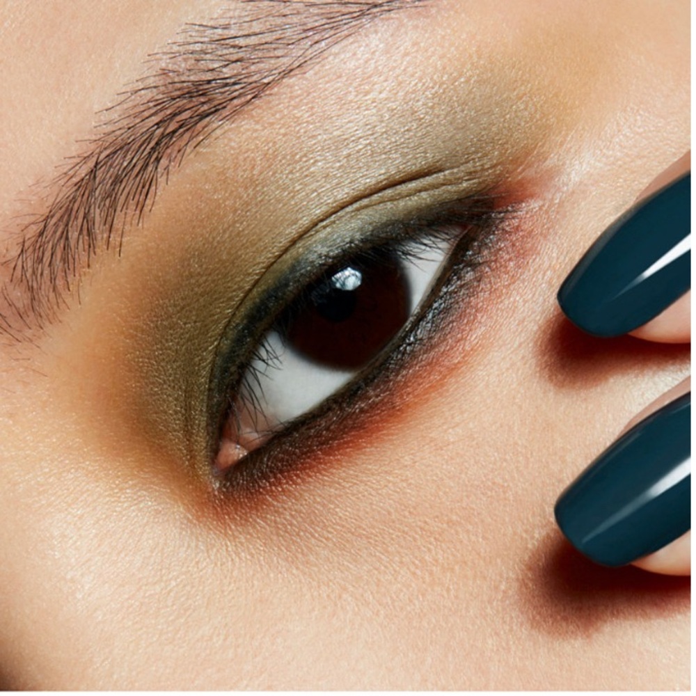 MAC Cosmetics Eyeshadow Duo in Vibrant Cobalt Satin and Marsh Satin - Picture 7 of 10